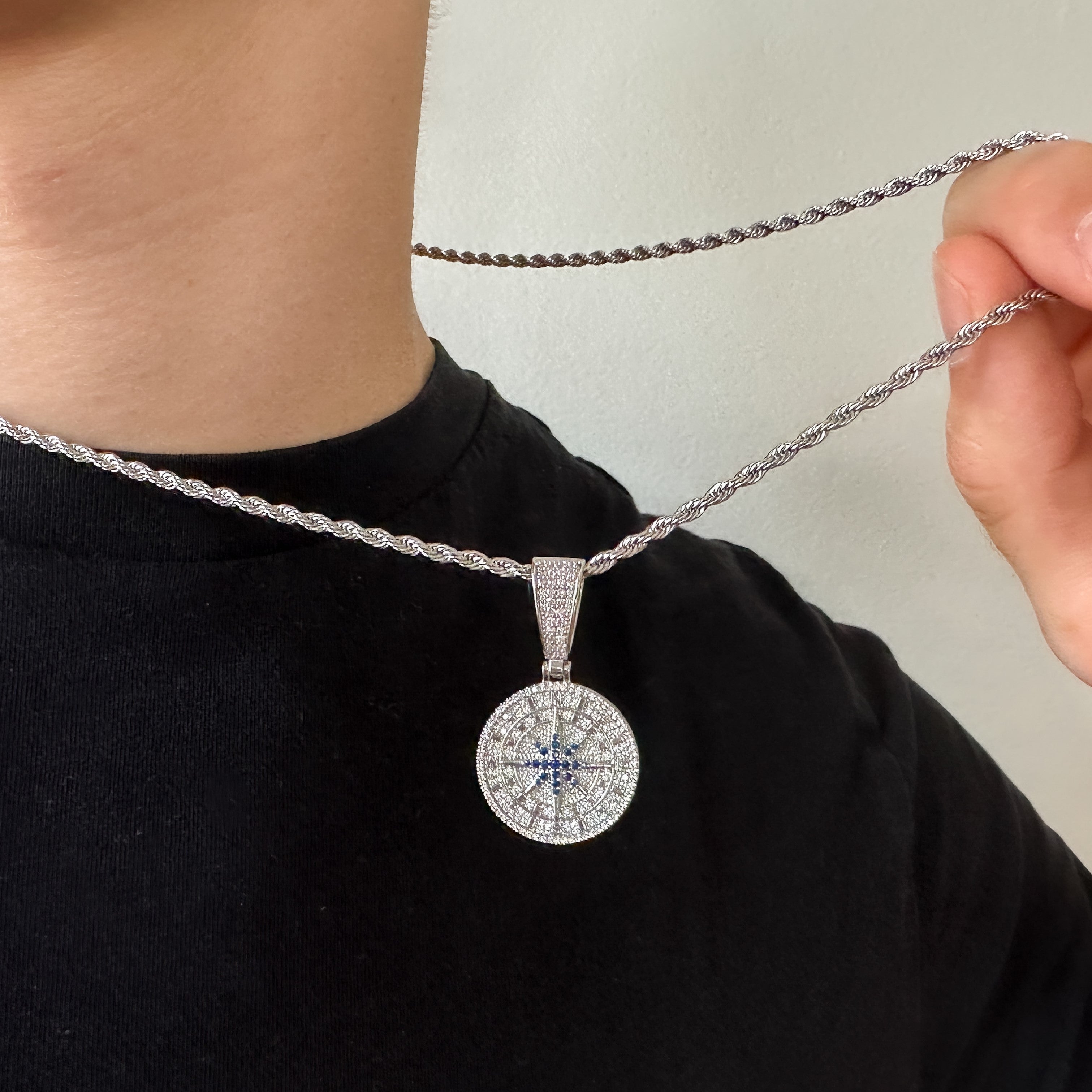 Serene Compass Pendant - White Gold